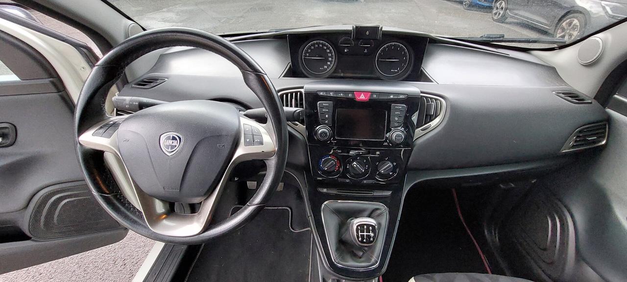Lancia Ypsilon 1.2 69 CV 5 porte Gold