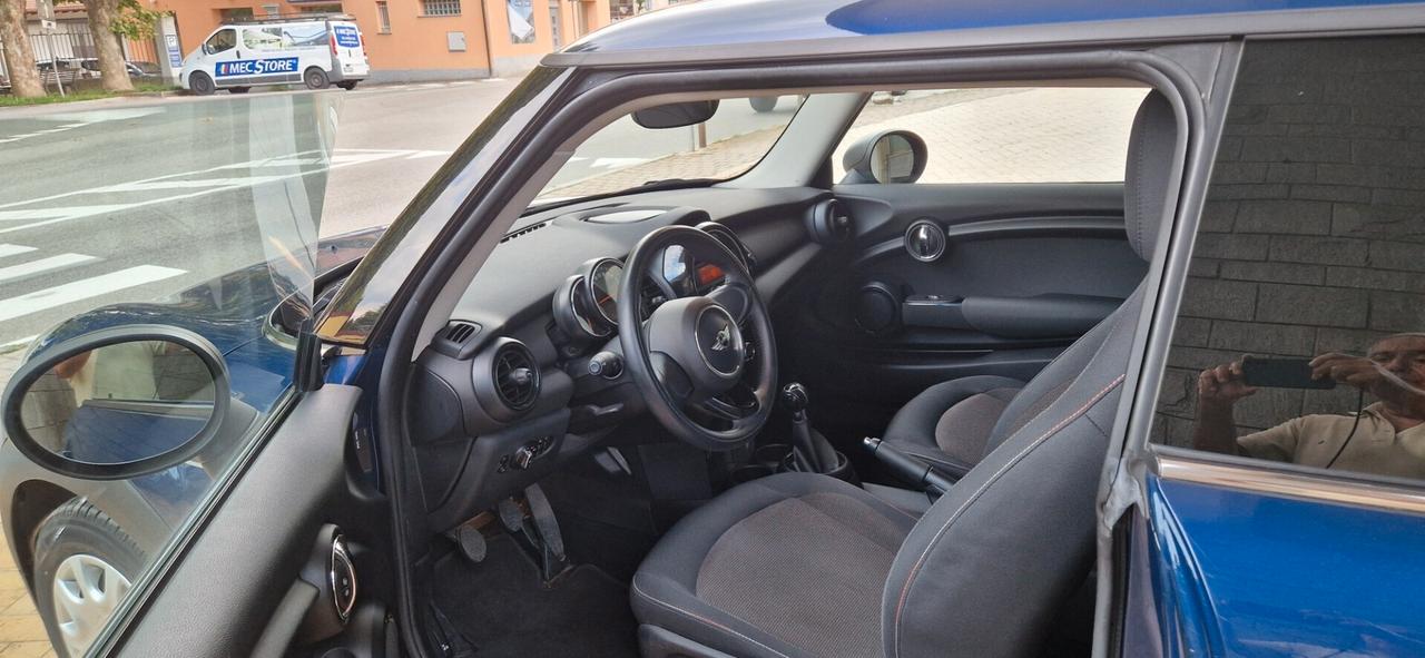 Mini 1.2 One 75 CV KM . 67.881 TAGLIANDATA UFFICIALE MINI
