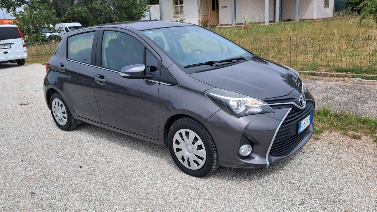 Toyota Yaris 1.0 5 porte Active