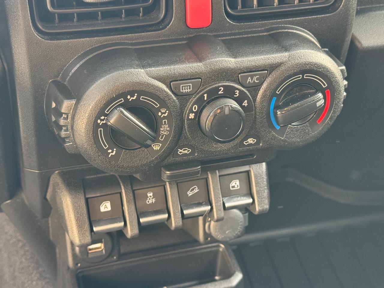 Suzuki Jimny 1.5 5MT PRO (N1)