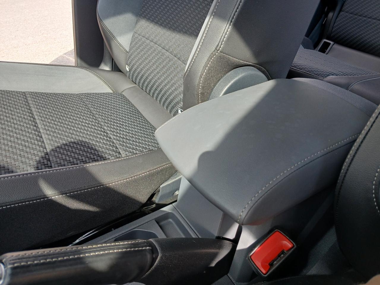 Volkswagen T-CROSS 1.0 TSI 110 CV DSG R-LINE