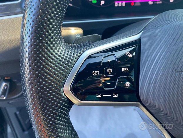 VOLKSWAGEN Tiguan 2.0 TDI 150 CV DSG R-Line + MA