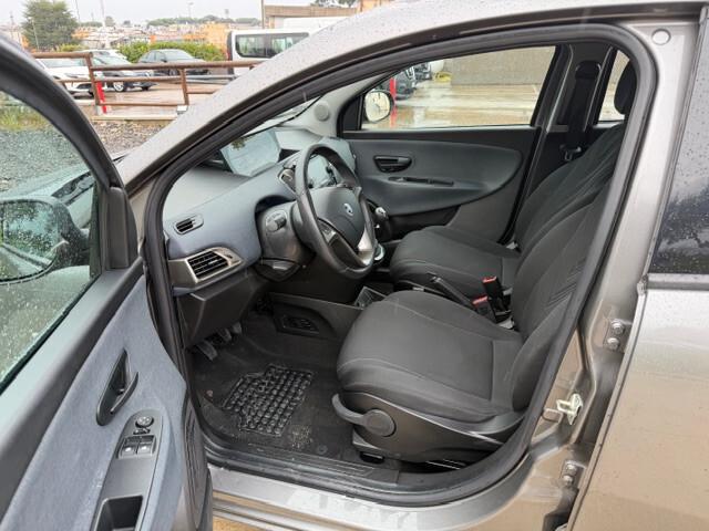 Lancia Ypsilon 1.0 FireFly 5 porte S&S Hybrid Gold