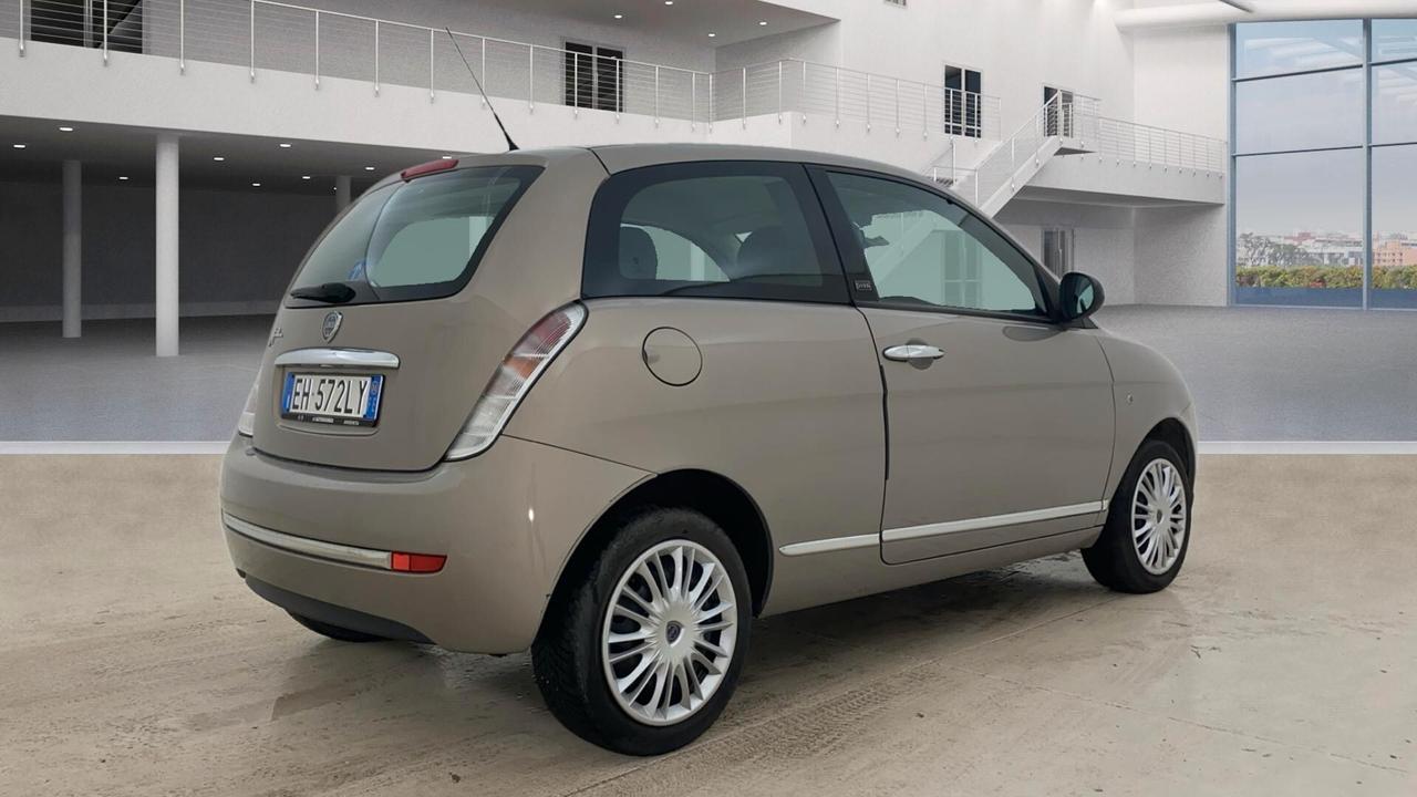 Lancia Ypsilon 1.2 69 CV Argento