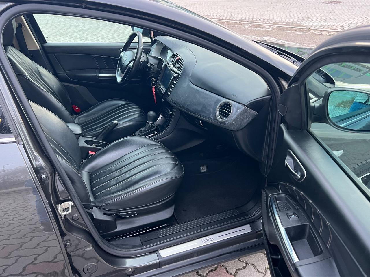 Lancia Delta 1.8 Di Turbo-Jet Sportronic Gold