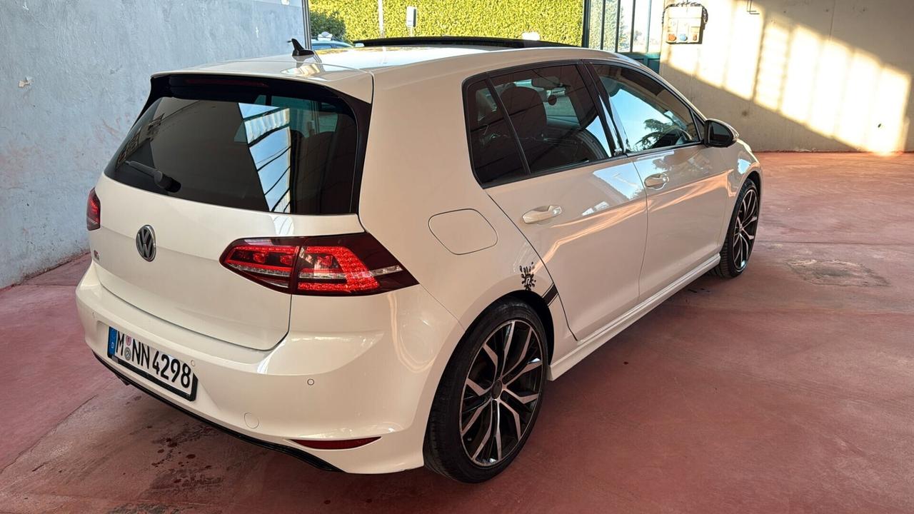 Volkswagen Golf 2.0 TDI 5p. 4MOTION Highline BlueMotion Technology