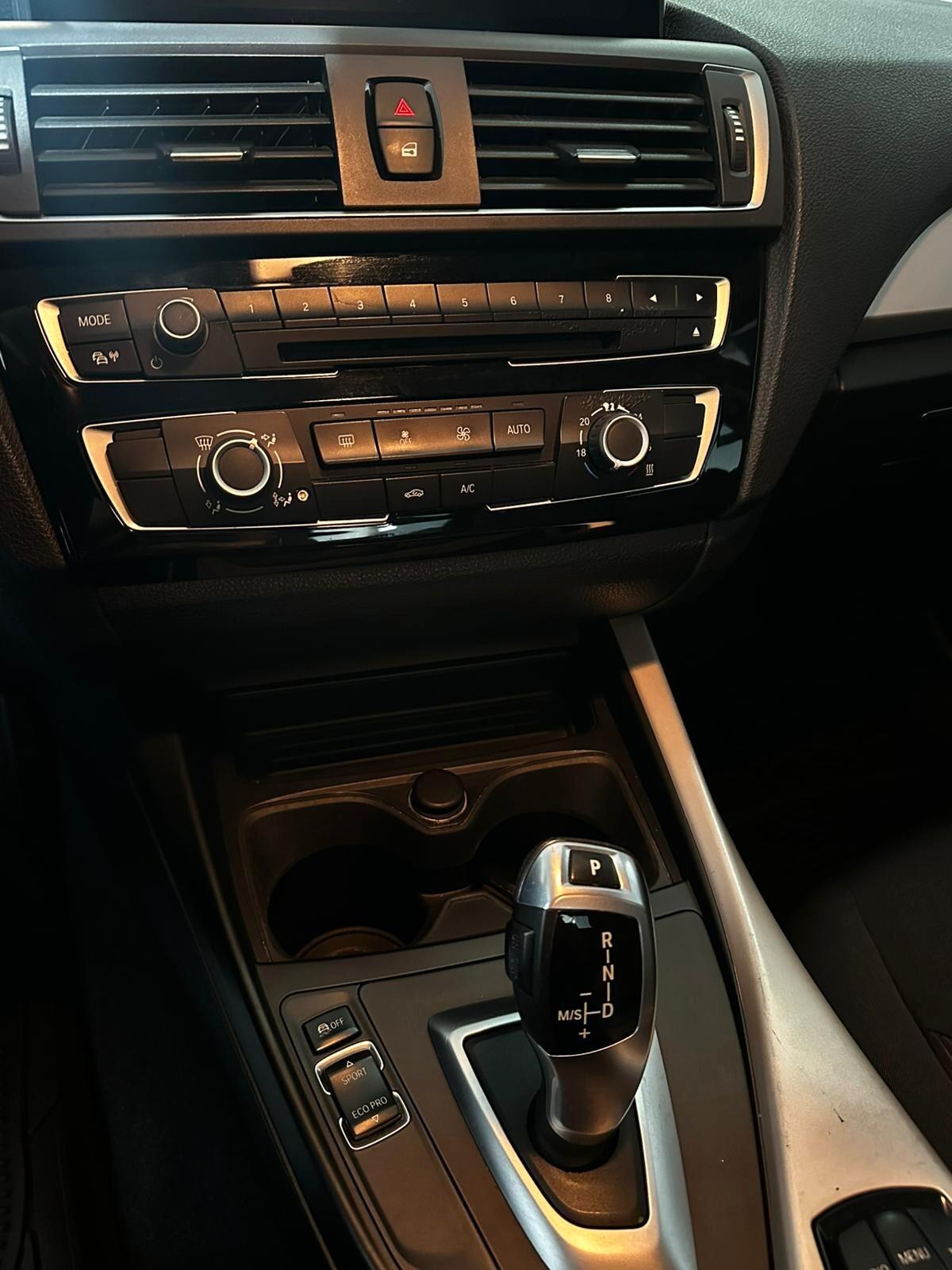 Bmw 116 120d 5p. Urban