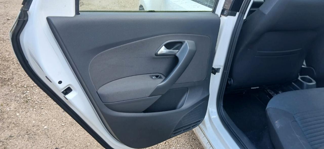 Volkswagen Polo 1.2 TDI Comfortline - 2014