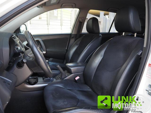 TOYOTA RAV 4 2.2 D-4WD Luxury