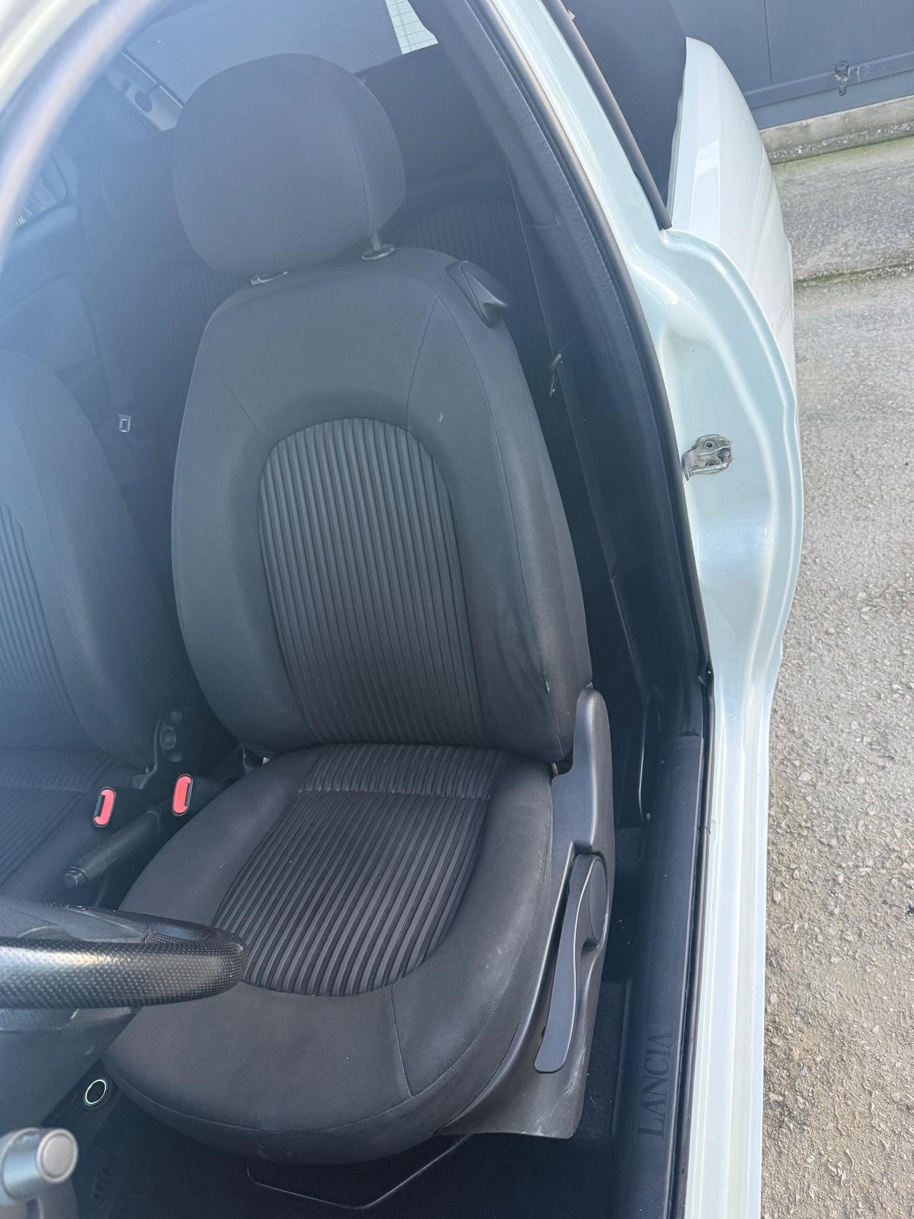 Lancia Ypsilon 1.2 Platino