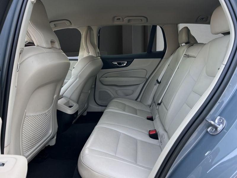 Volvo V60 Cross Country B4 D AWD autom. PLUS