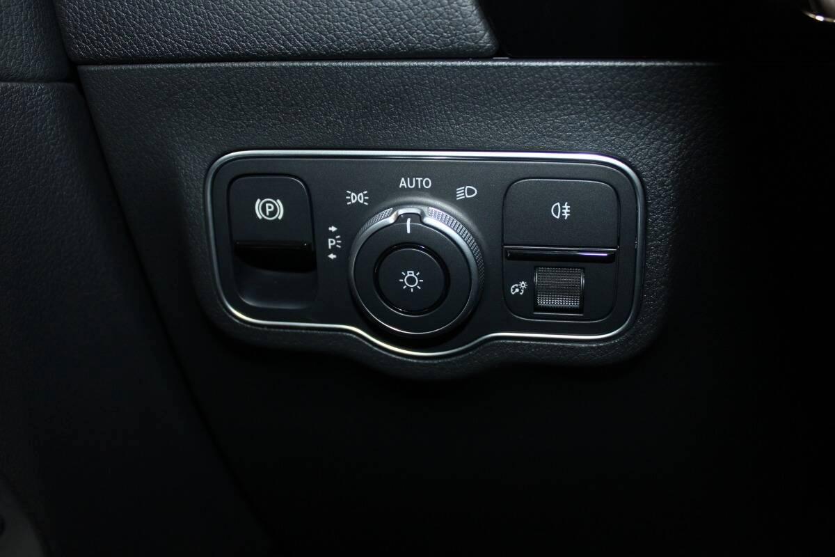 Mercedes Classe GLA 200 d AMG Line Premium auto Con TELECAMERA