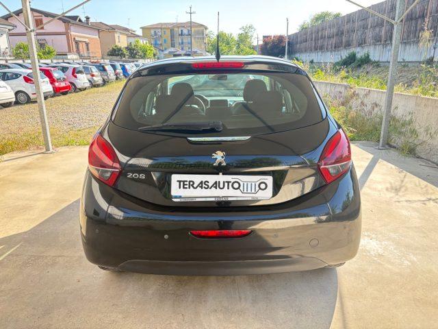 PEUGEOT 208 1.2 82cv 5 porte POCHI CHILOMETRI OK NEOPATENTATI