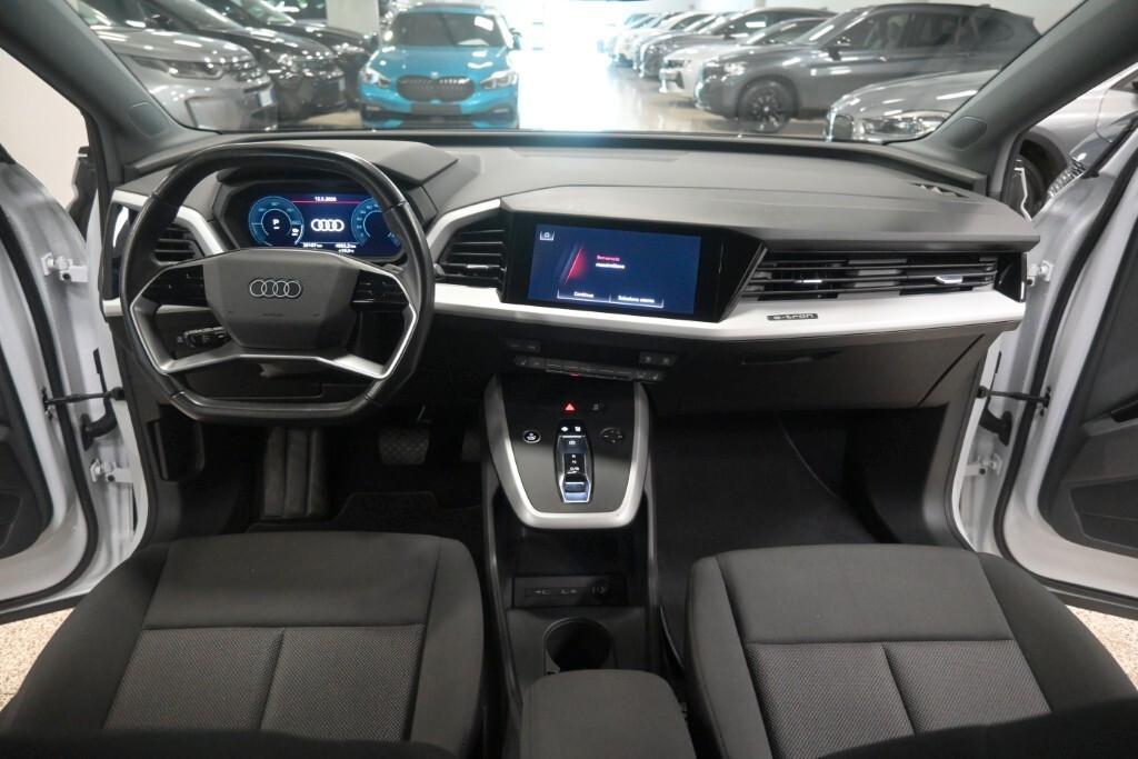 AUDI Q4 40 E-TRON 204CV AUTOMATIC BUSINESS ADVANCED ( FARI LED - VIRTUAL COCKPIT - ADAPTIVE CRUISE - NAVI - MIRROR - PDC - TELECAMERA POST. - CERCHI 19 )