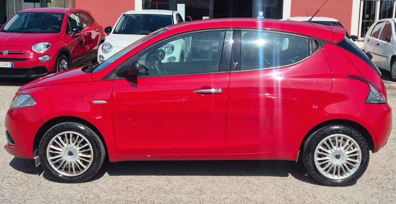 Lancia Ypsilon 1.2 69 CV 5 porte Silver