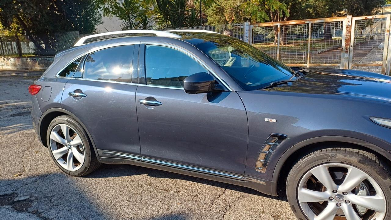 Infiniti FX30d S Premium