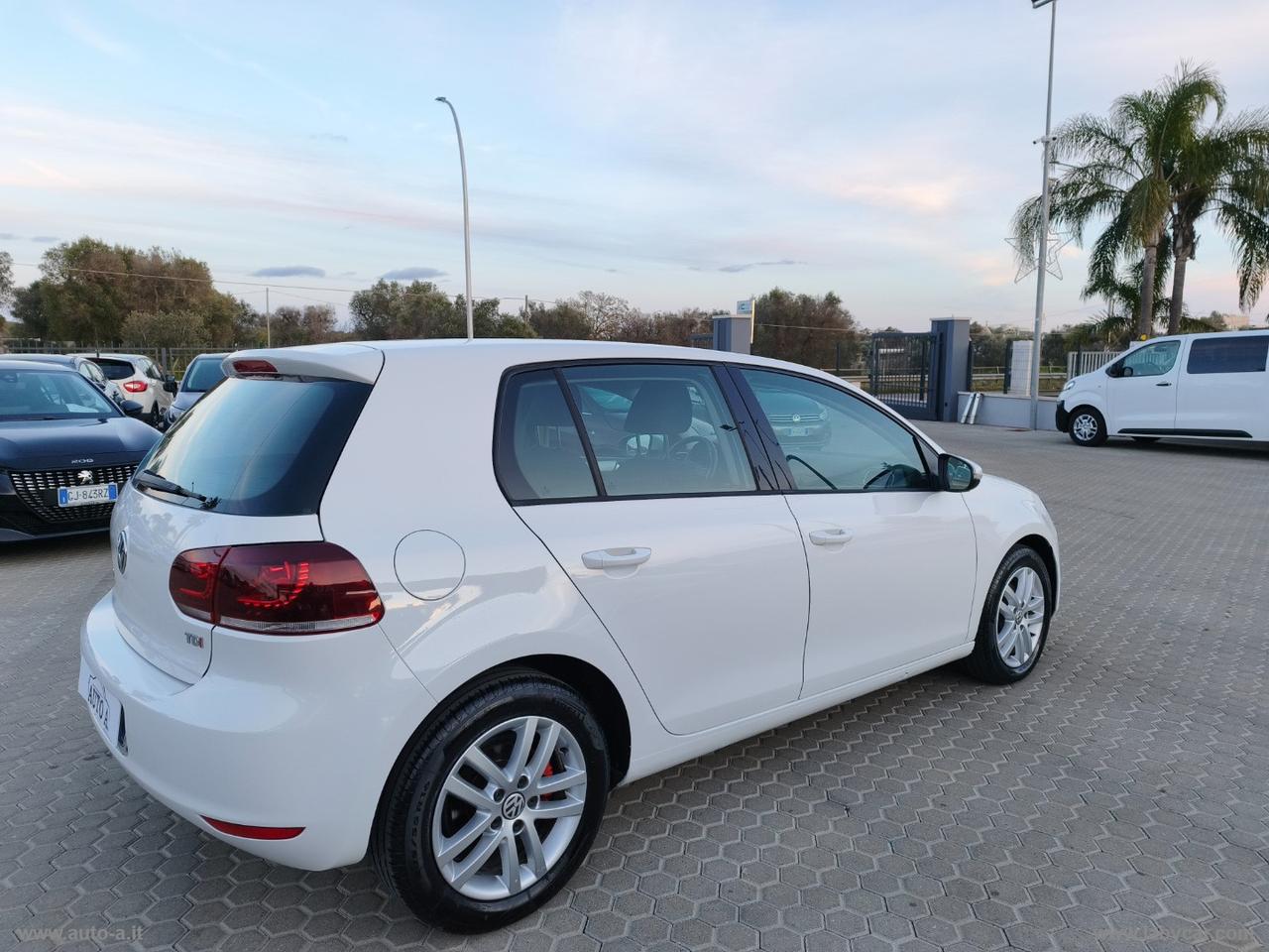 VOLKSWAGEN Golf 1.6 TDI 5p. Highline