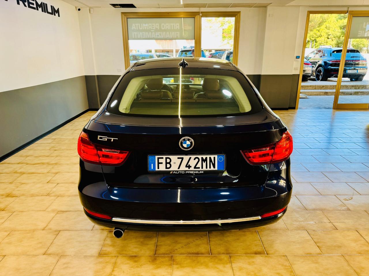 BMW 318d GT Luxury - LED / Navi