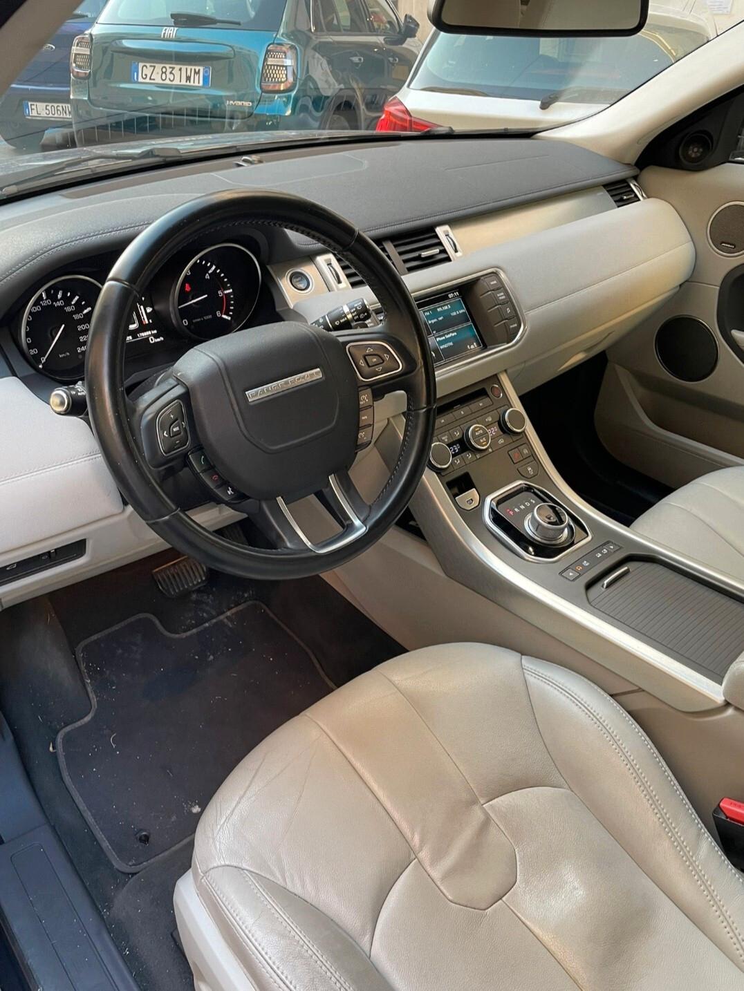 Land Rover Range Evoque 2.2 Sd4 5p. Prestige/UNIPRO