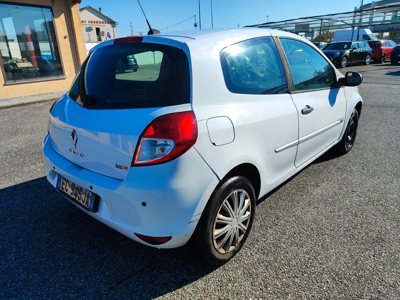 Renault Clio 1.2 16V 3 porte Dynamique