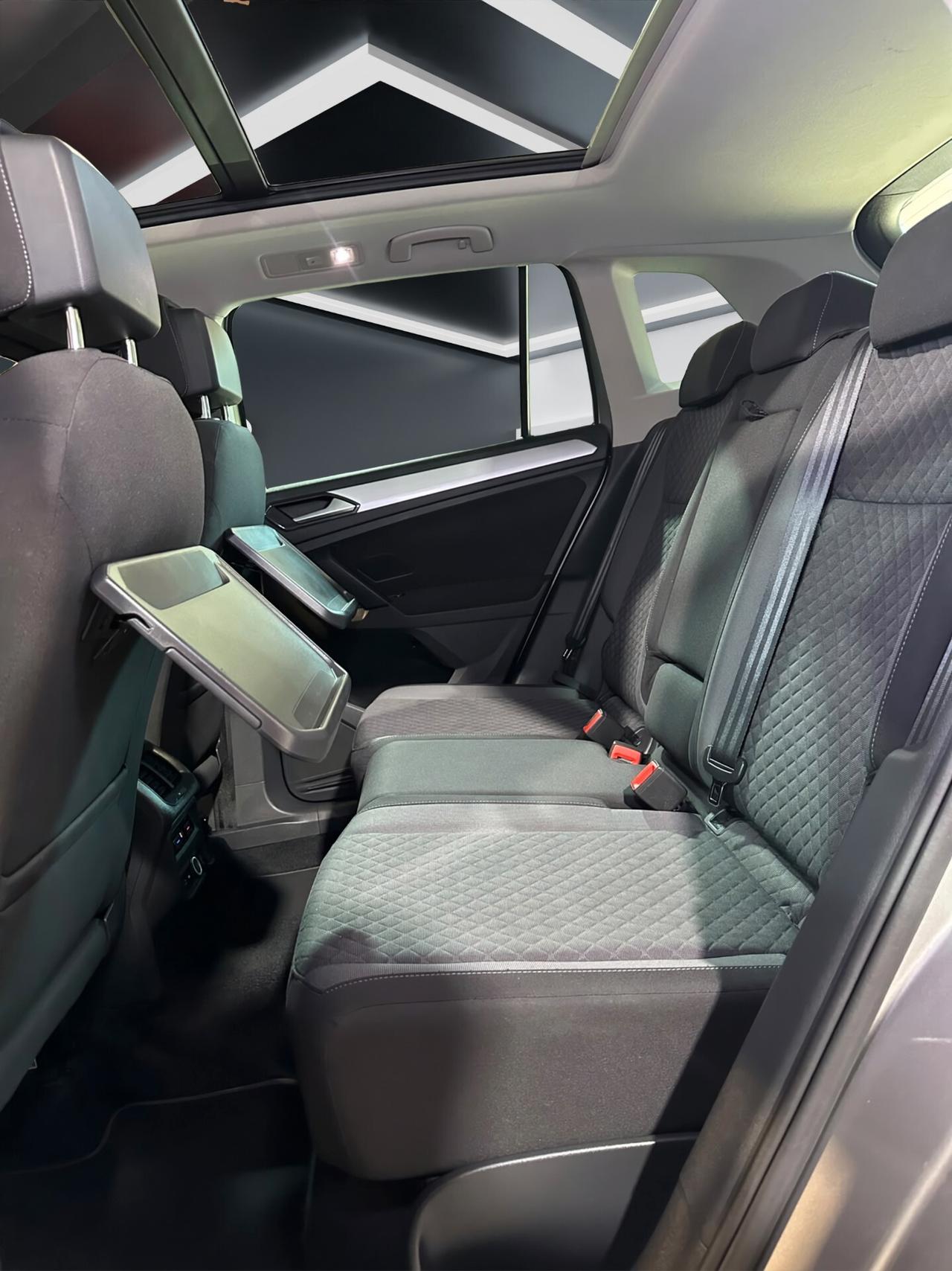 Volkswagen Tiguan 2.0 TDI SCR DSG 4MOTION Business BMT
