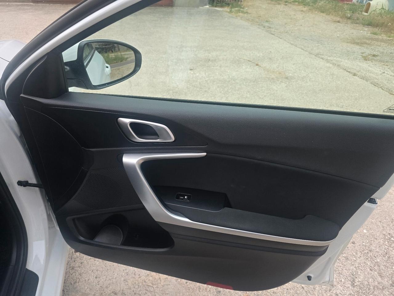 Kia Ceed Sportswagon 1.6 CRDi 136 CV MHEV DCT SW Business
