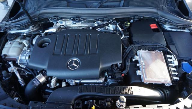 MERCEDES-BENZ B 180 d Automatic Premium