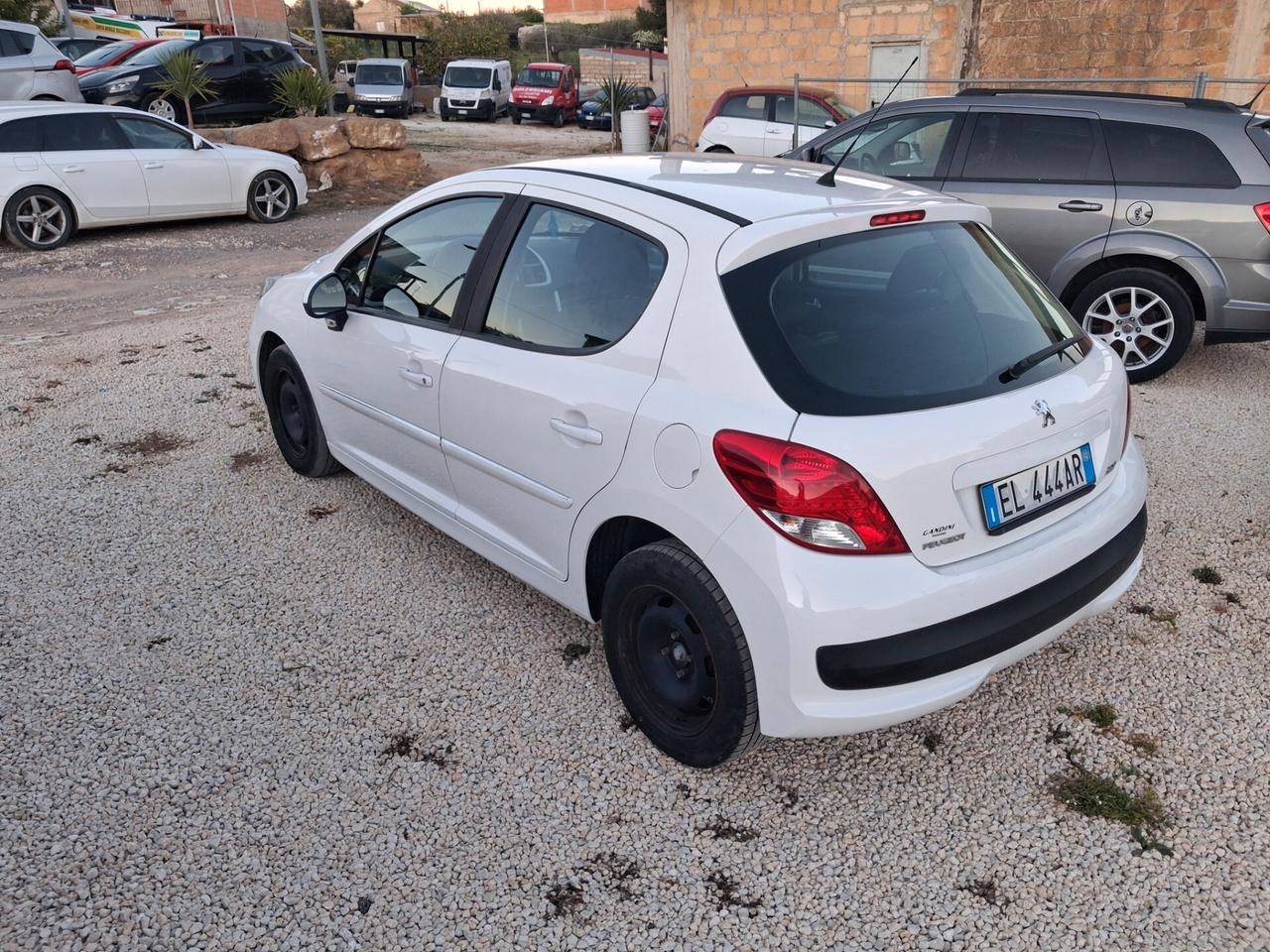 Peugeot 207 1.4 HDi 70CV 5p. Allure