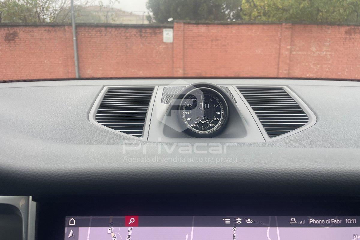 PORSCHE Macan 2.0