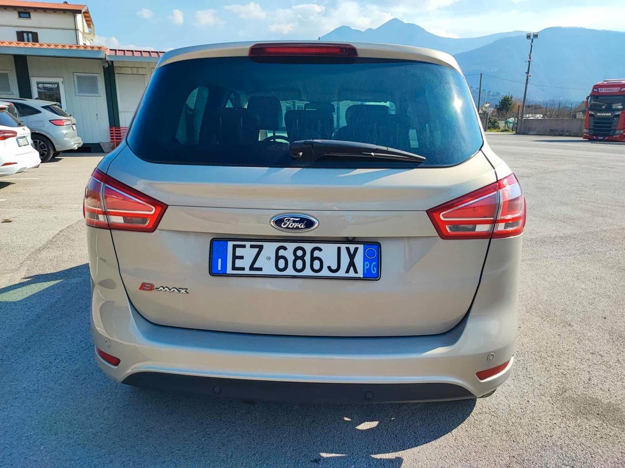Ford B-Max con sedile girevole