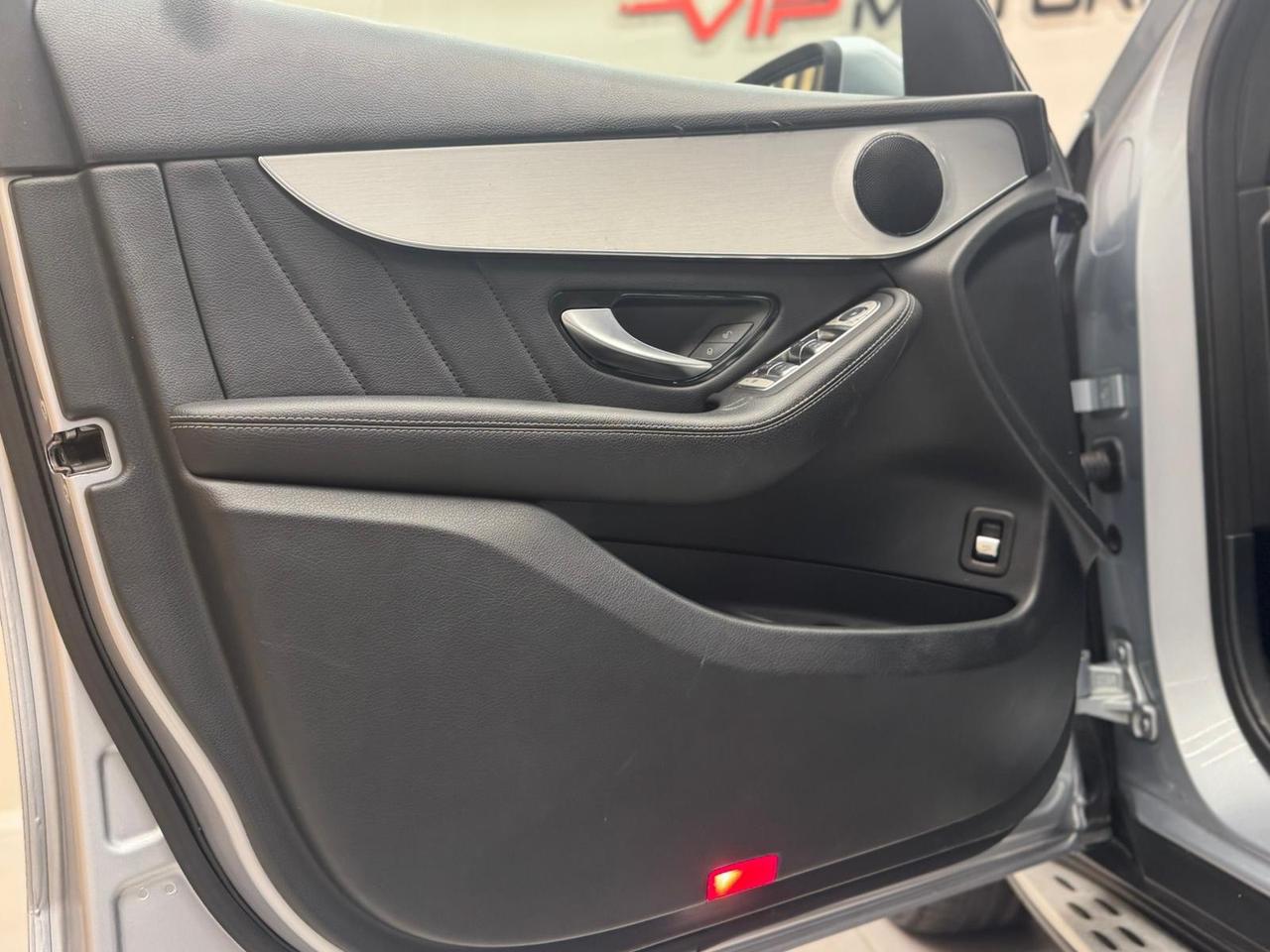 Mercedes-Benz GLC 250 4MATIC EXCLUSIVE AMG PERFECT GARANZIE PERMUTE