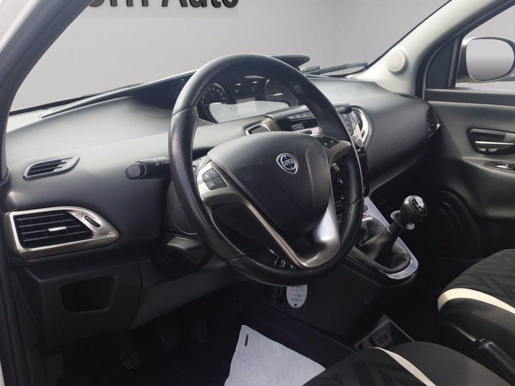 LANCIA Ypsilon 1.2 silver 69cv del 2016
