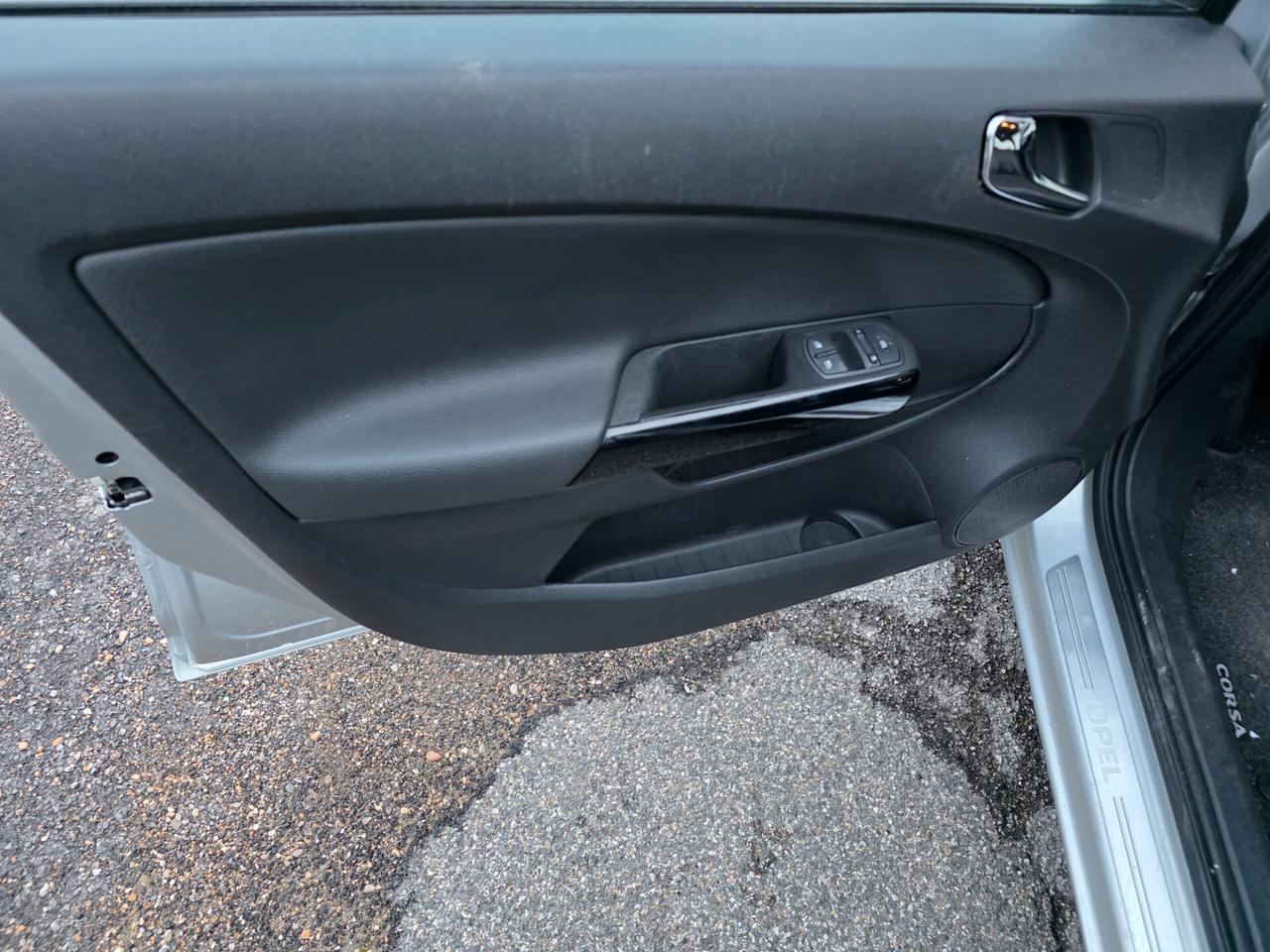 Opel Corsa 1.2 5 porte Edition