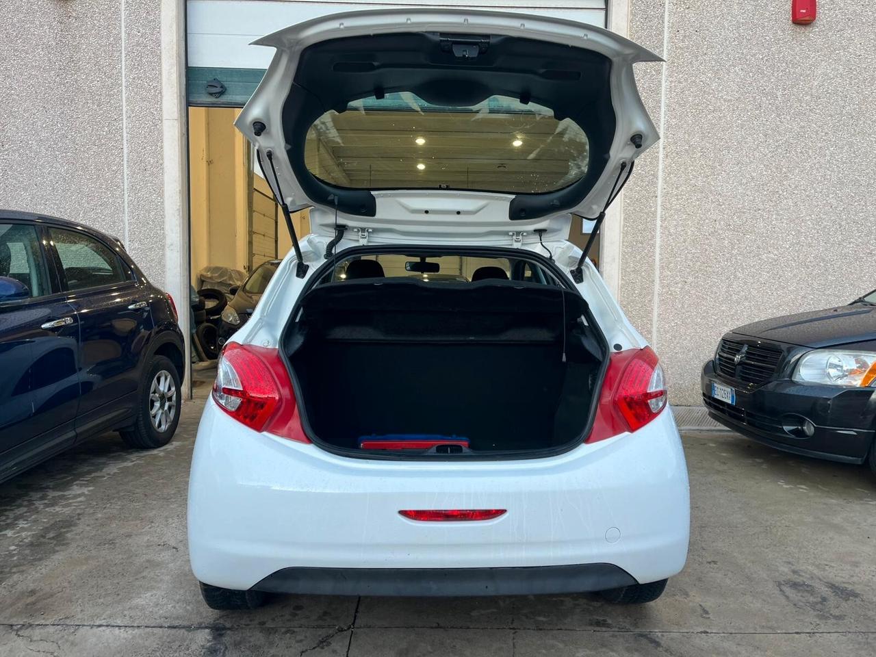 Peugeot 208 1.0 VTi 68 CV 5 porte KM 44000 2013