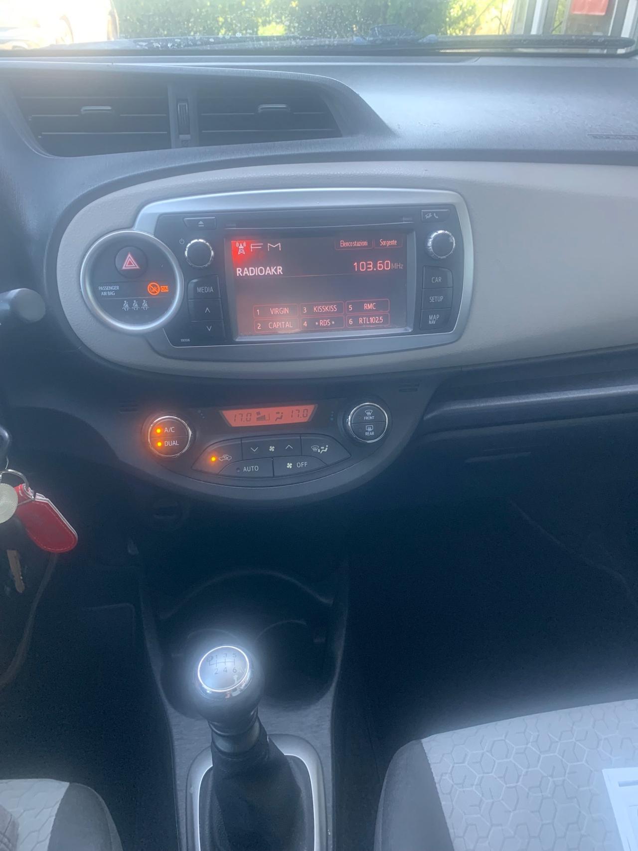 Toyota Yaris 1.3 5 porte Lounge 110000km
