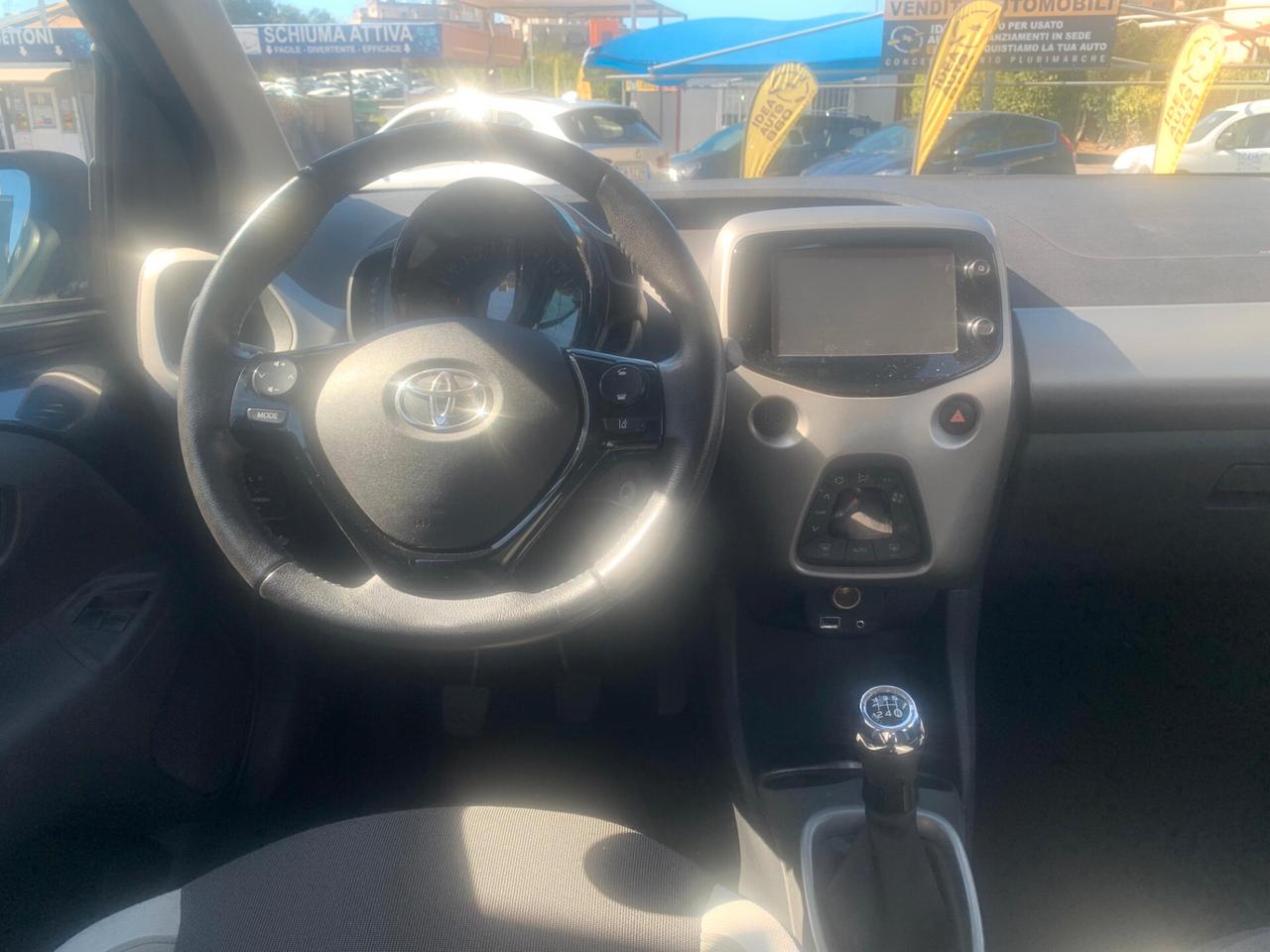 Toyota Aygo 1.0 VVT-i 69 CV 5 porte x-cool TSS MMT