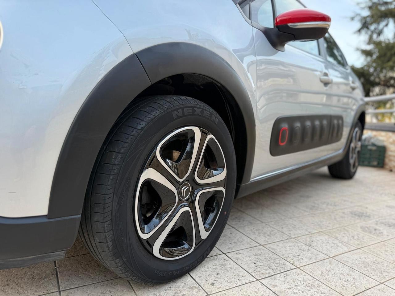 Citroen C3 1.2 PureTech Benzina/GPL 2017 – €8.500