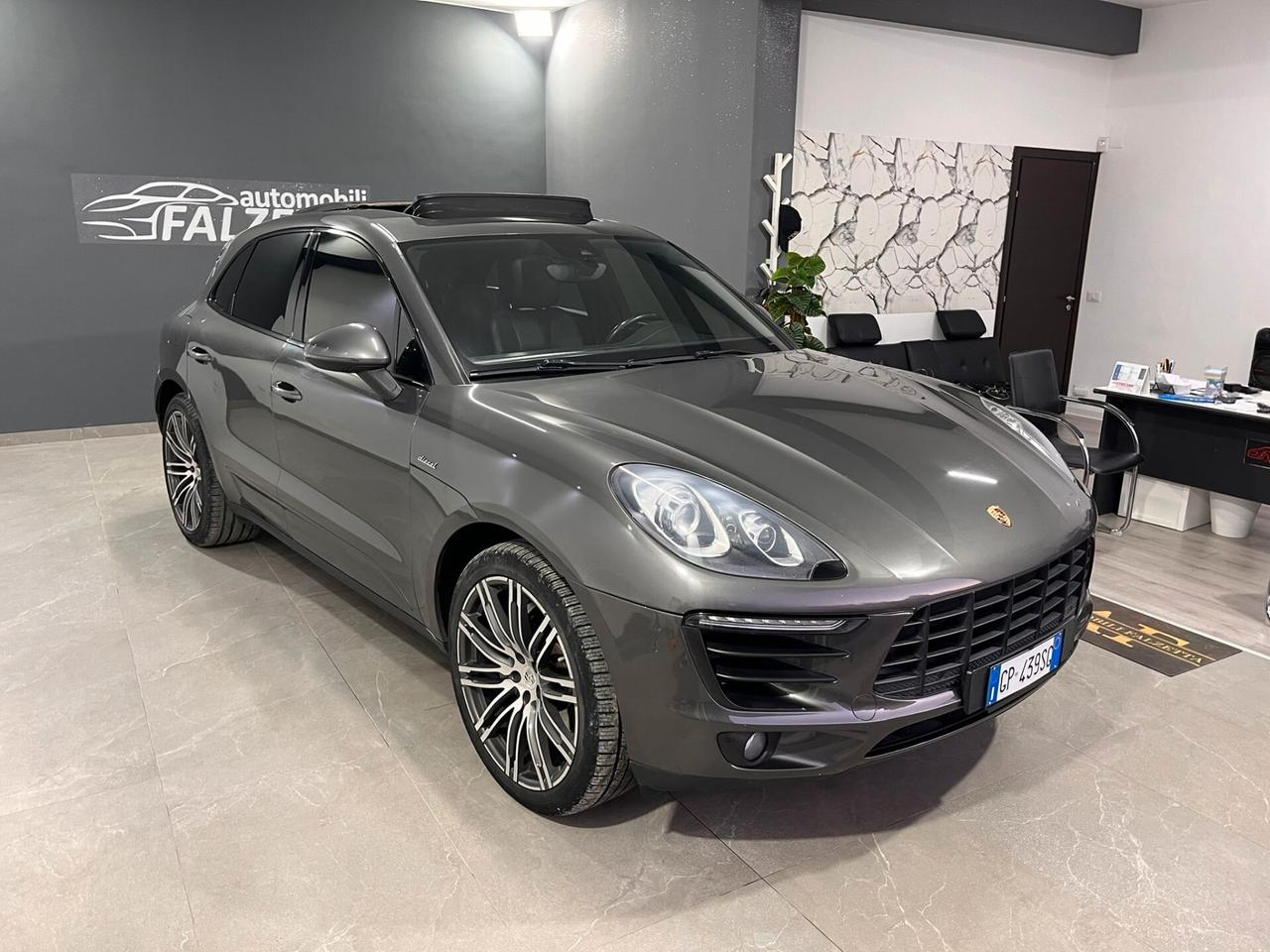 Porsche Macan 3.0 S Diesel tetto panoramico gangio traino
