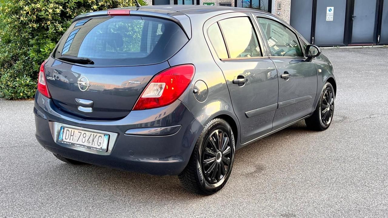 Opel Corsa 1.0 12V 5 porte Benzina e GPL