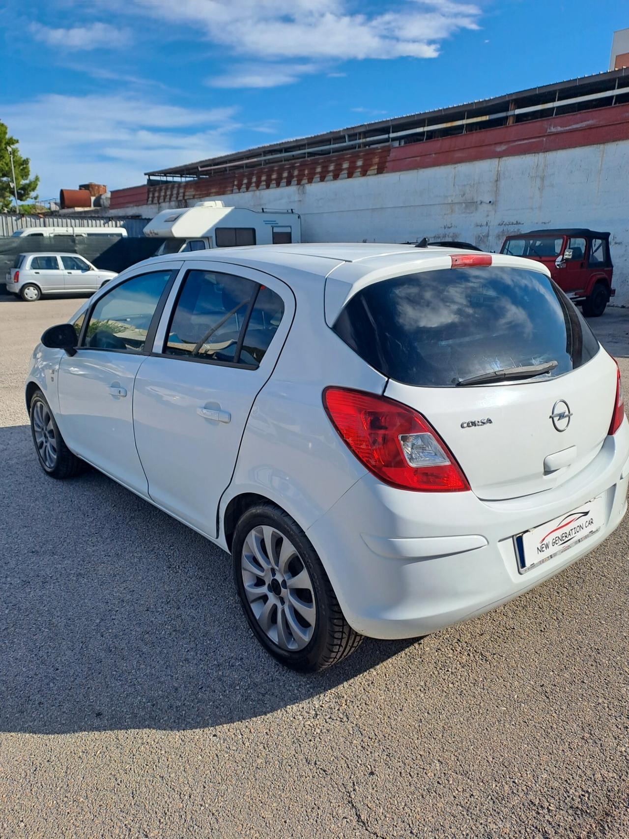 Opel Corsa 1.2 5 porte Cosmo