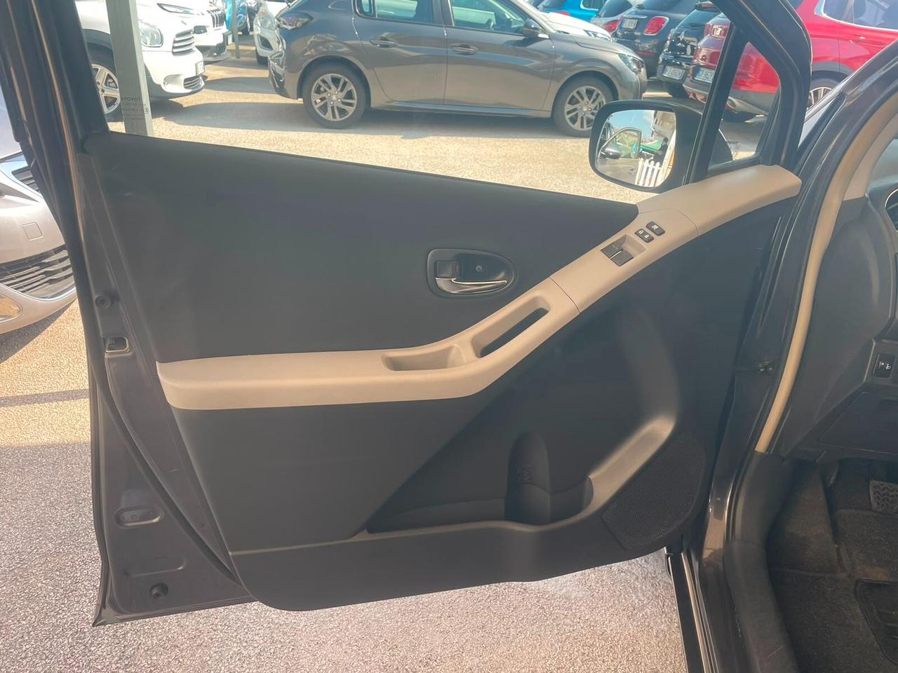 Toyota Yaris 1.4 D-4D DPF 5 porte Sol