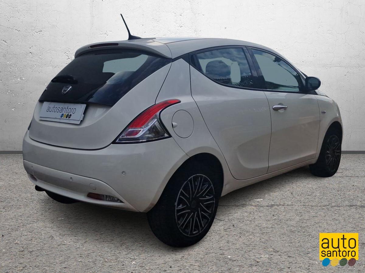 LANCIA YPSILON 1.0 IBRIDO GOLD