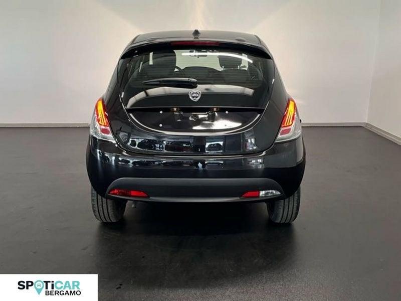Lancia Ypsilon 1.0 FireFly 5 porte S&S Hybrid Oro - Km0
