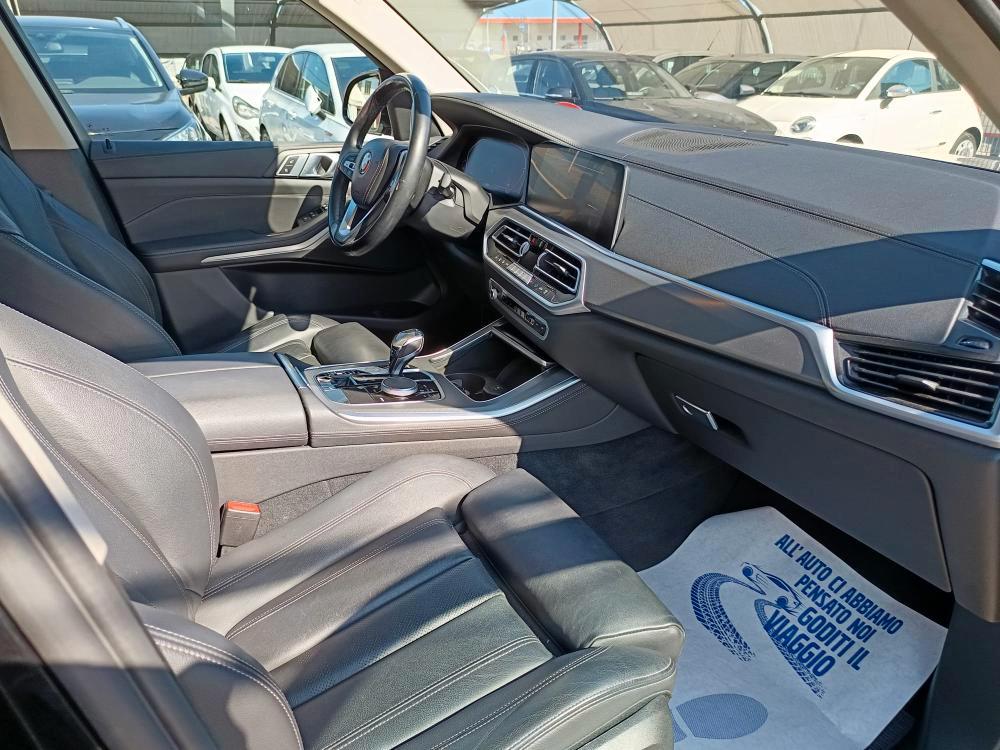 BMW X5 xdrive30d mhev 48V xLine auto
