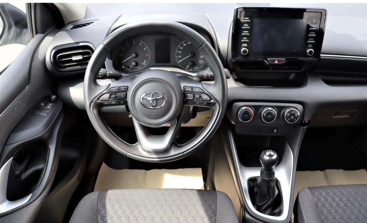 Toyota Yaris 1.0 benzina ibrida Manuale