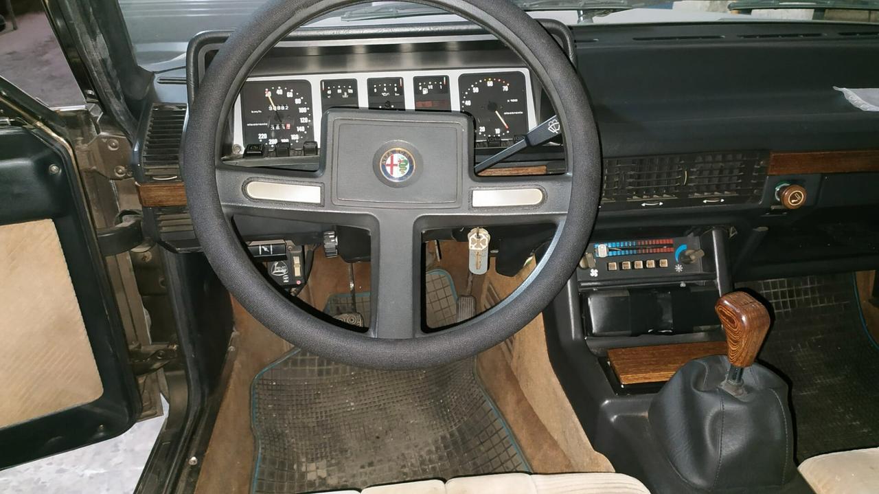 ALFA ROMEO V6 2.0 LUXURY OLD TIMER,PER APPASSIONATI