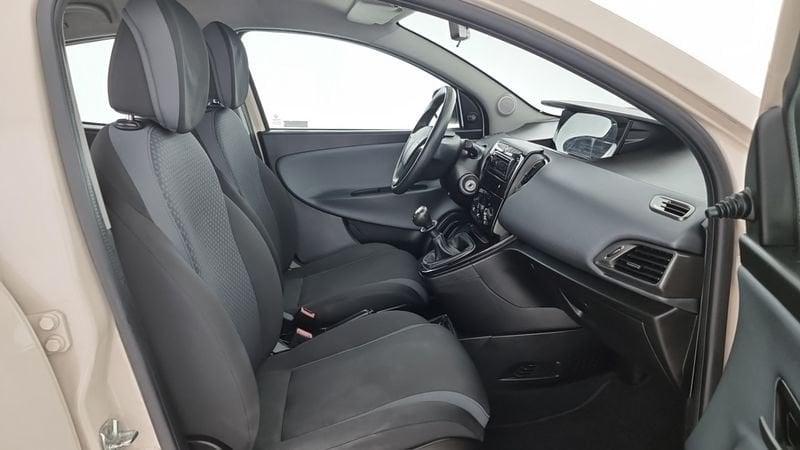 Lancia Ypsilon 1.2 69 CV 5 porte GPL Ecochic Silver