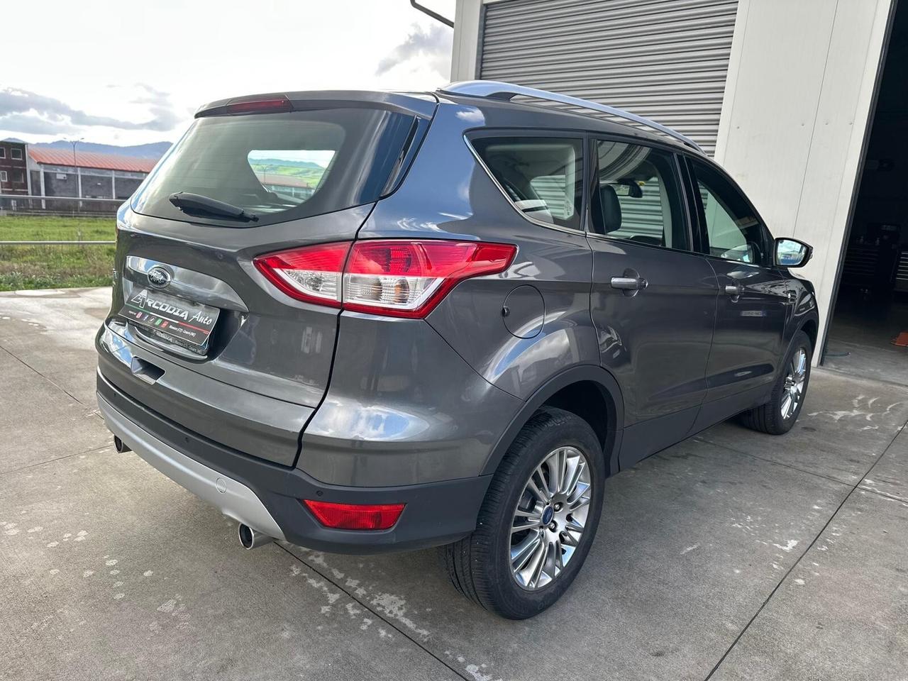 Ford Kuga 2.0 TDCI 140 CV 4WD Titanium
