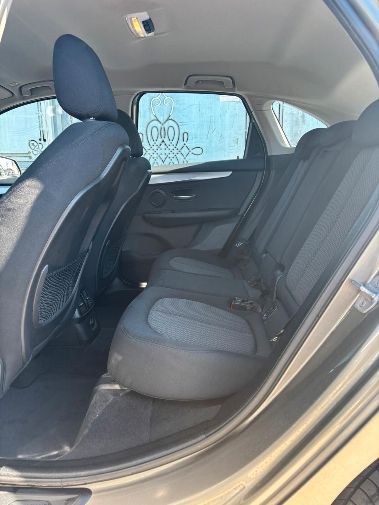 Bmw Serie 2 218d Luxury AUTOMATICO ANNO 2015