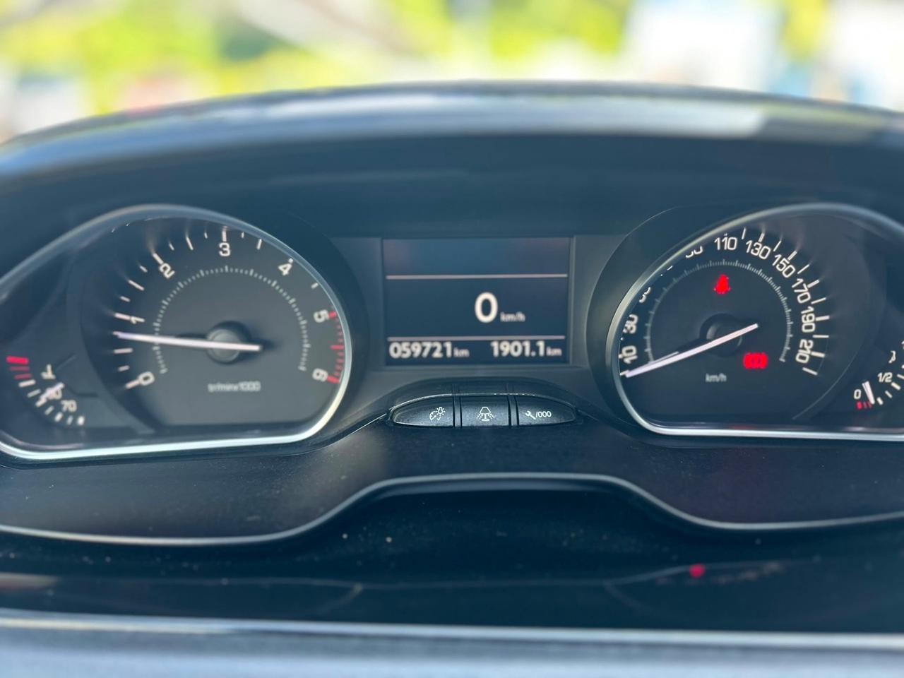 Peugeot 208 1.6 e-HDi 92 CV Allure 5p | Navi Retrocamera Clima Bi-Zona Cerchi 16”